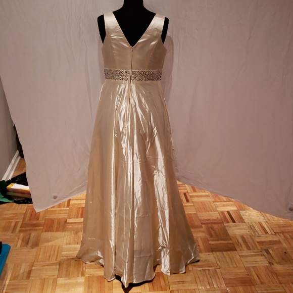 Prom dress - Picture 5 of 6